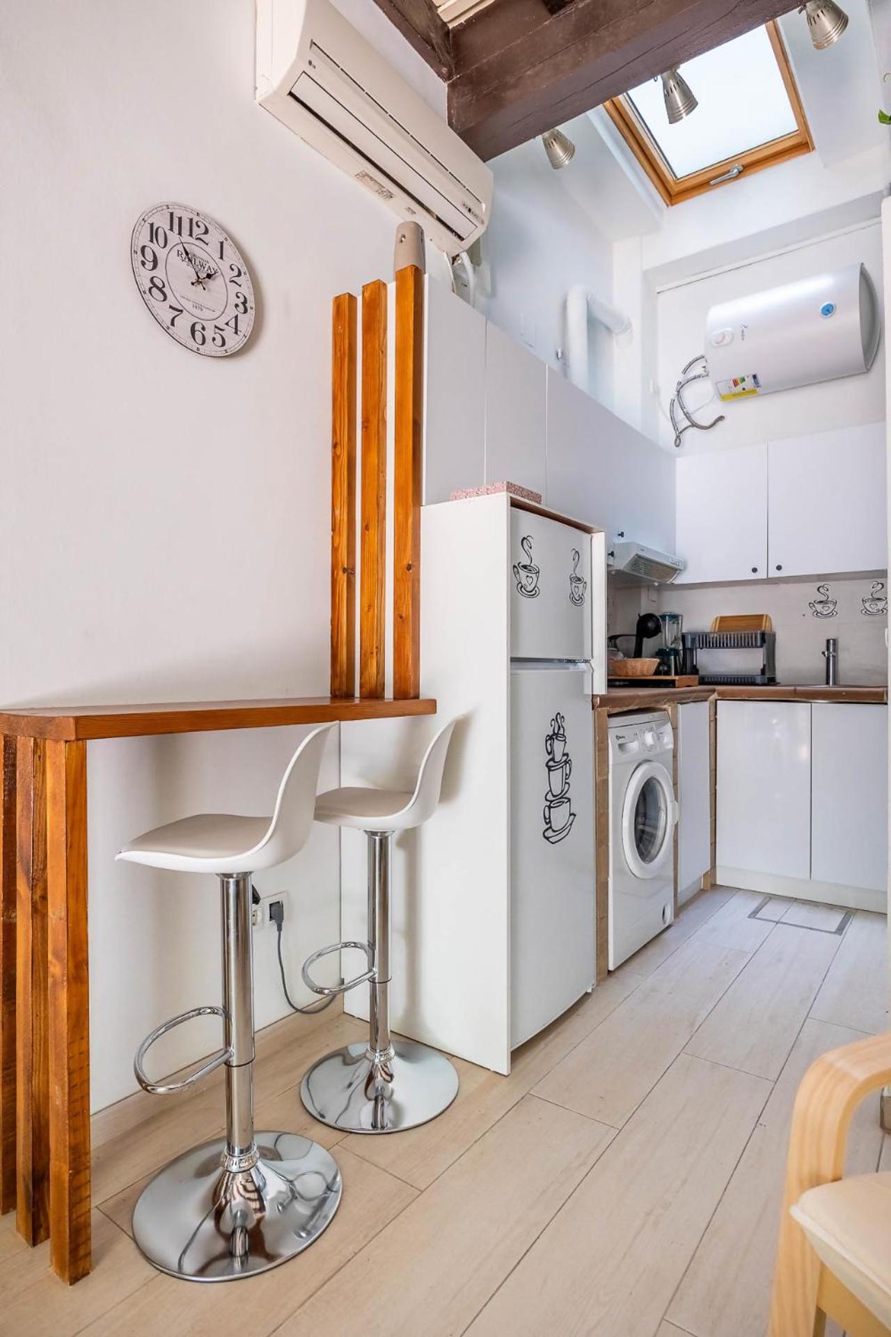 Comfy Away - Estudio En Patio De Vecinos En Las Setas Seville Ngoại thất bức ảnh