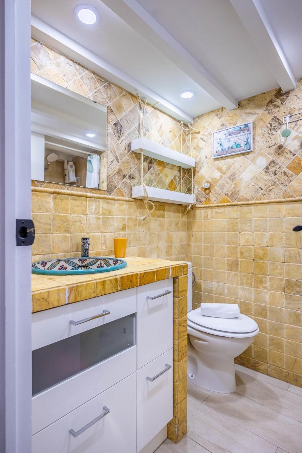 Comfy Away - Estudio En Patio De Vecinos En Las Setas Seville Ngoại thất bức ảnh